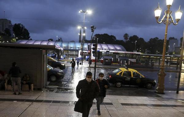 Argentina alcanza los 1000 muertos por coronavirus
