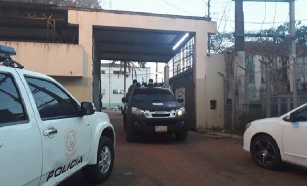 Testearán a más de 100 personas tras casos positivos en cárcel de CDE | Noticias Paraguay