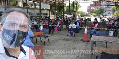 ARRIBA ÓMNIBUS CON COMPATRIOTAS DESDE ARGENTINA A ITAPÚA.