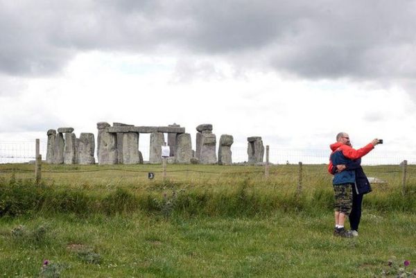 Descubierto un anillo gigante de hoyos cerca de Stonehenge