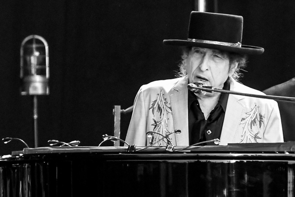 Después de 8 años, llega «Rough and Rowdy Ways» de Bob Dylan - RQP Paraguay