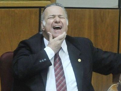 Oscar González Daher consigue libertad ambulatoria