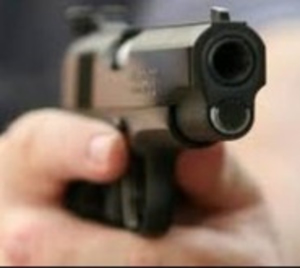Hombre muere a balazos en plena vía pública - Paraguay.com