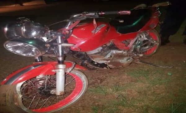 Cayó de su motocicleta, no resistió a las lesiones y murió