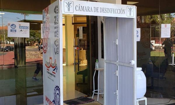 Túnel de desinfección no recomendadas por el MSPyBS también fueron colocadas en la entrada de la Municipalidad – Prensa 5