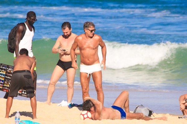 Escándalo en Brasil en torno a Renato Gaúcho y su salida a la playa