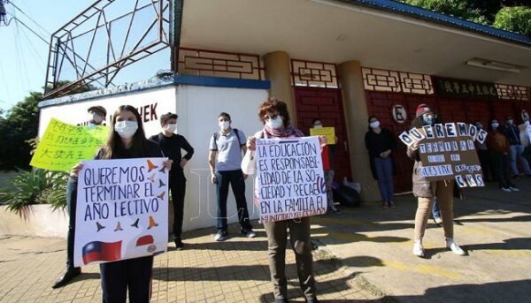 Juez suspende temporalmente cierre de colegio Chiang Kai Shek