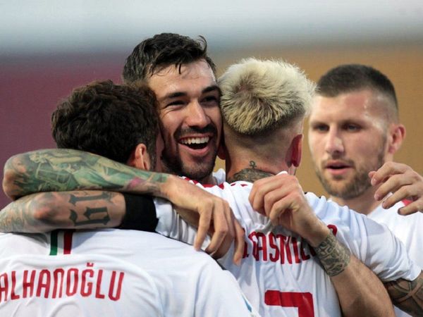 El Milan golea a domicilio al Lecce