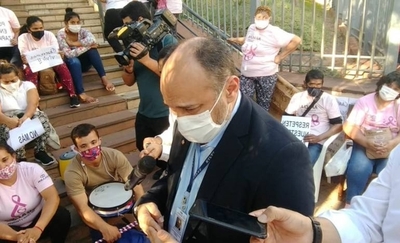 HOY / Tras reclamo de pacientes con cáncer, viceministro promete compra abreviada de medicamentos oncológicos