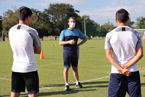 Entrenamientos en la Albiroga - Fútbol - ABC Color