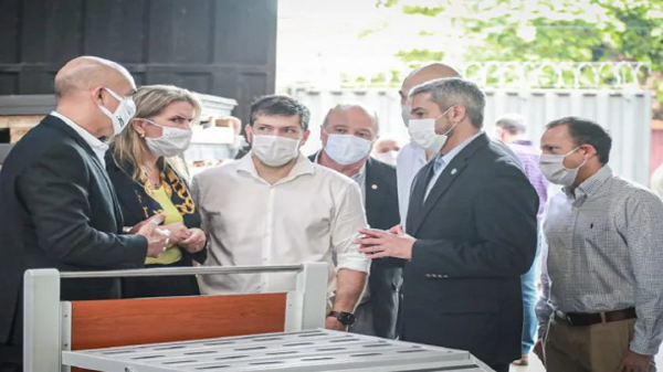 Denuncian a Mario Abdo y a Julio Mazzoleni por incumplir medidas sanitarias