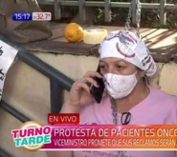 Pacientes oncológicos se manifiestan por falta de medicamentos - Paraguay.com