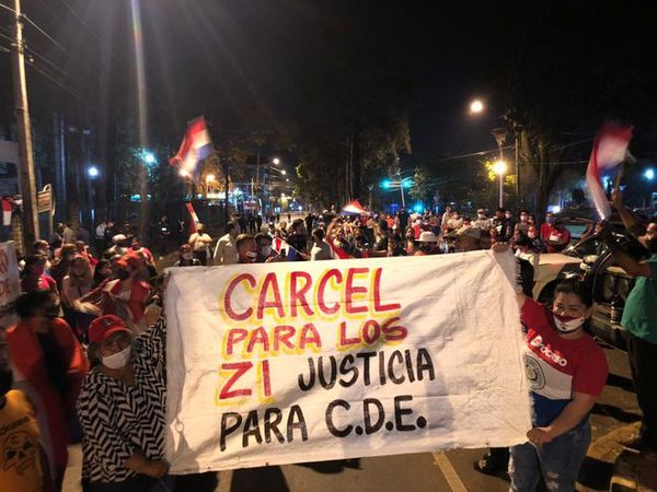 Esteños repudian blanqueo al clan Zacarías