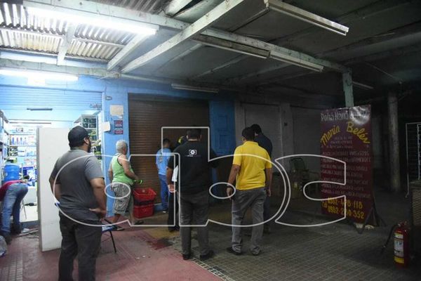 Bomberos acudieron a verificar un principio de incendio en Mercado 4 - Nacionales - ABC Color