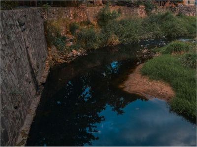 Solo   en este mes   extrajeron  14.000 kilos de basura del arroyo Mburicaó