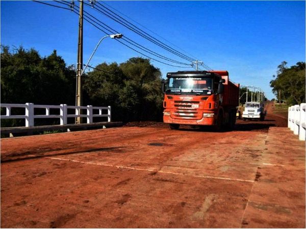 Se habilitó un puente para unir  Encarnación y Cambyretá