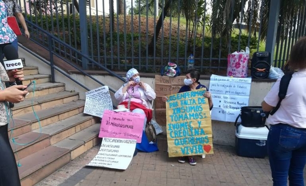 HOY / Pacientes oncológicos esperan no cortar el ciclo de la medicación