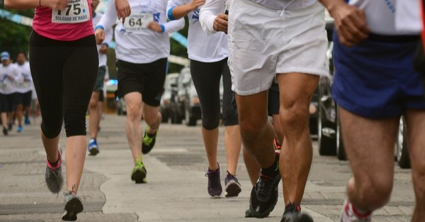 Caacupé: Denuncian la realización de una carrera sin medidas sanitarias y con presunta presencial policial » Ñanduti