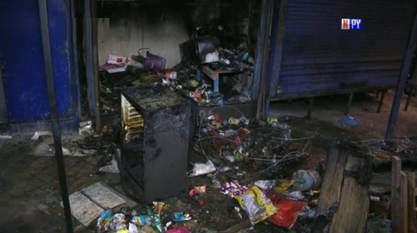 Principio de incendio en el Mercado 4 | Noticias Paraguay