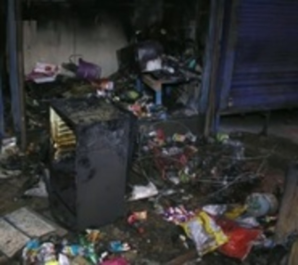 Principio de incendio en el Mercado 4 - Paraguay.com