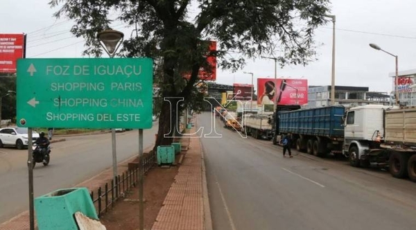 HOY / De hoy al jueves ingresarán 700 personas al país, no figura Adebayor