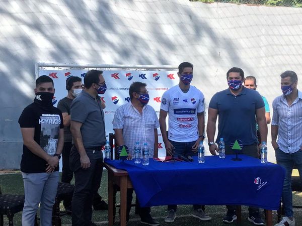 Nacional presenta al Topo Cáceres