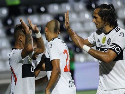 Dos marcas compiten fuerte para vestir a Olimpia