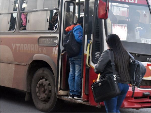 Recuerdan multas a buses que sobrepasen cantidad de pasajeros