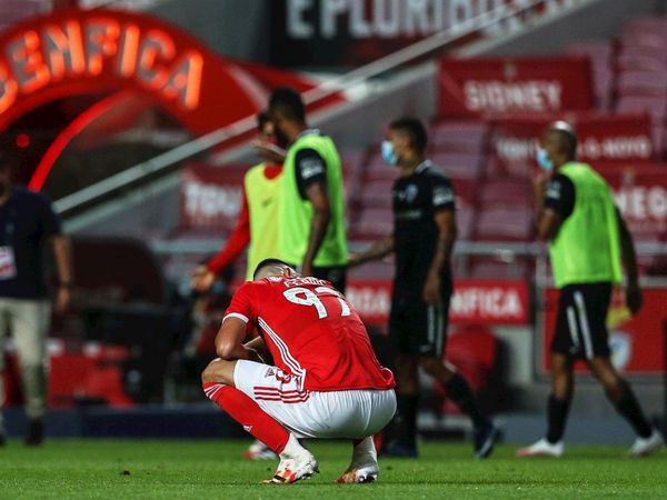 El Benfica cae contra Santa Clara y deja el liderato en bandeja al Porto