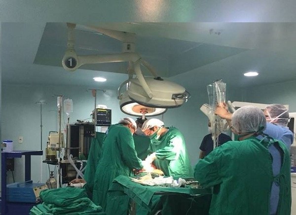 En plena cirugía, médicos fueron notificados sobre Covid-19 positivo de paciente - ADN Paraguayo