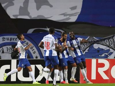 El Porto golea al Boavista y es líder en solitario