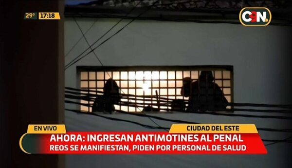 Reos de CDE se manifiestan solicitando asistencia de Salud