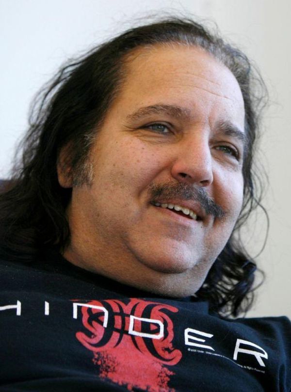 Estrella del porno Ron Jeremy es acusado de violación y agresión sexual