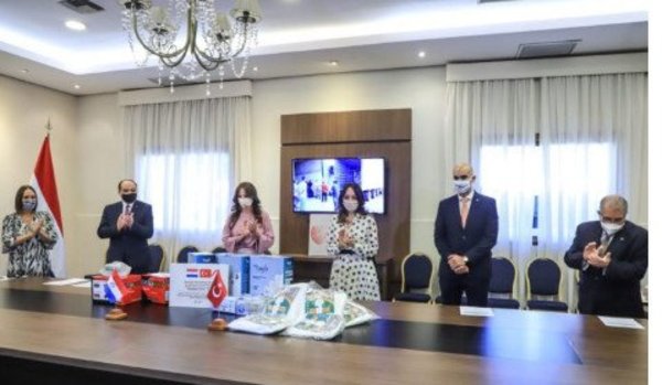 Paraguay recibe más de 281.000 insumos médicos donados por Turquía | Noticias Paraguay