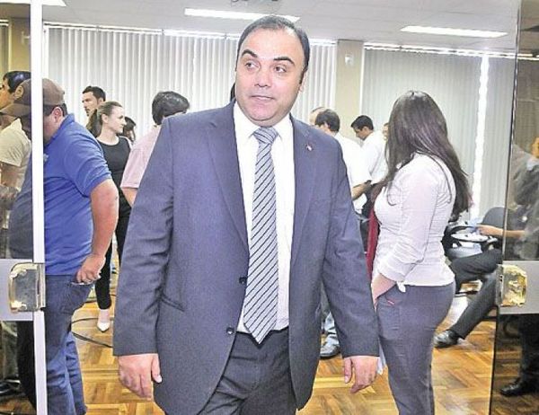 Fijan audiencia preliminar para ex fiscal general Díaz Verón
