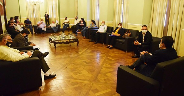 Centrales obreras piden retirar proyectos de reforma estatal