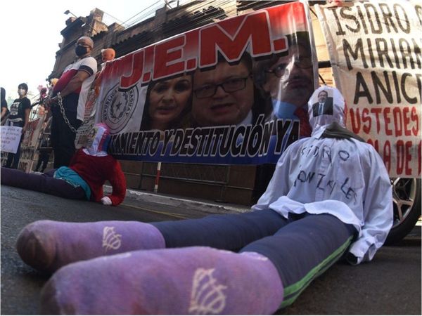 Postergan sentencia contra camaristas