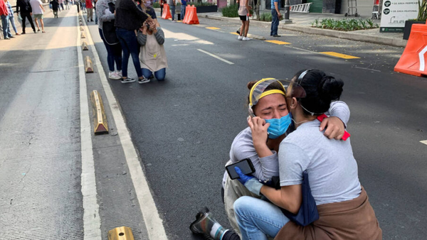 Terremoto y alerta de tsunami en México: imágenes de pánico tras el fuerte movimiento de 7.5