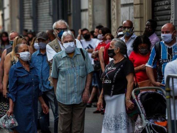 La vacuna de Oxford se prueba en Brasil en plena expansión del Covid