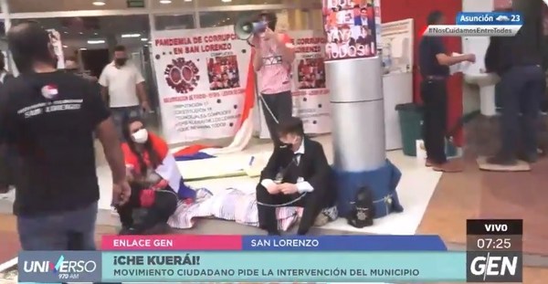 Encadenados, ciudadanos de San Lorenzo piden intervención del municipio - ADN Paraguayo