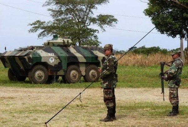 Irresponsabilidad de 7 militares pone en riesgo a la ciudad de Ayolas y a la EBY - ADN Paraguayo