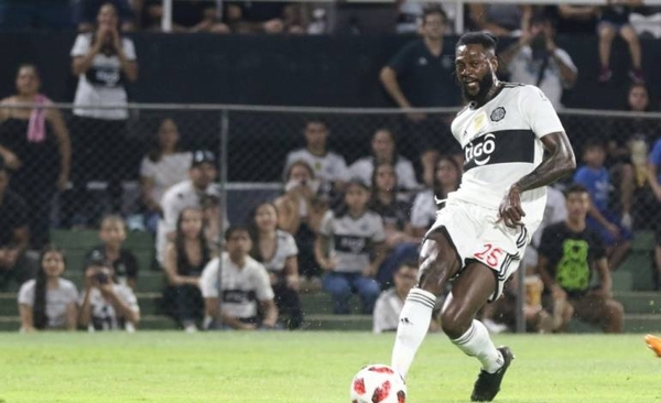 HOY / Se acaba el tiempo y Olimpia contempla rescindir con Adebayor