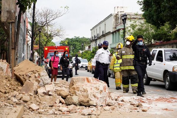 Fuerte sismo en México deja seis muertos y acrecienta ansiedad por la pandemia - Mundo - ABC Color