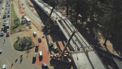 CORREDOR VIAL BOTÁNICO: SE IZARON LAS DOS ÚLTIMAS VIGAS DEL VIADUCTO DE 460 METROS