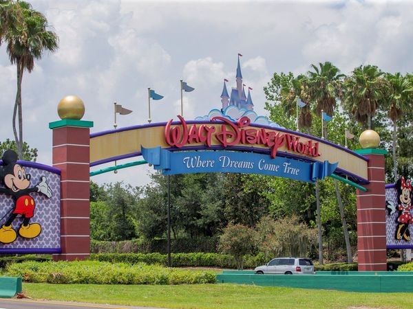 Disney reabre hoteles como adelanto a sus parques temáticos