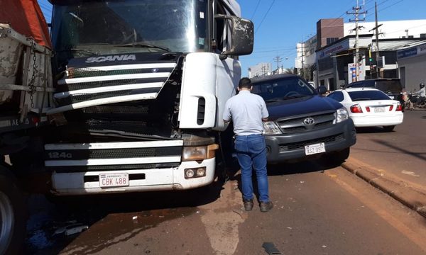 Triple choque en Ciudad del Este