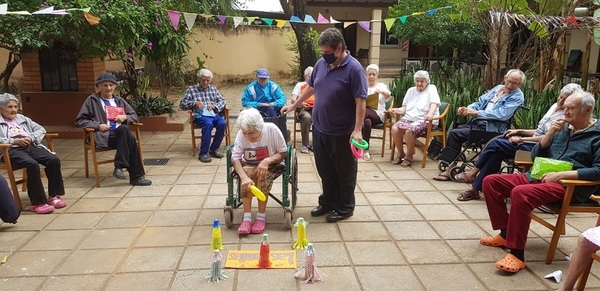 ¡Lo más lindo que verás! Así los abuelitos celebraron el San Juan - Megacadena — Últimas Noticias de Paraguay