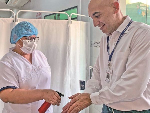 Buscan que personal de blanco dependiente de Consejos pasen a Ministerio de Salud