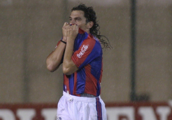 Grana la colgó del ángulo y Cerro aplastó a Olimpia