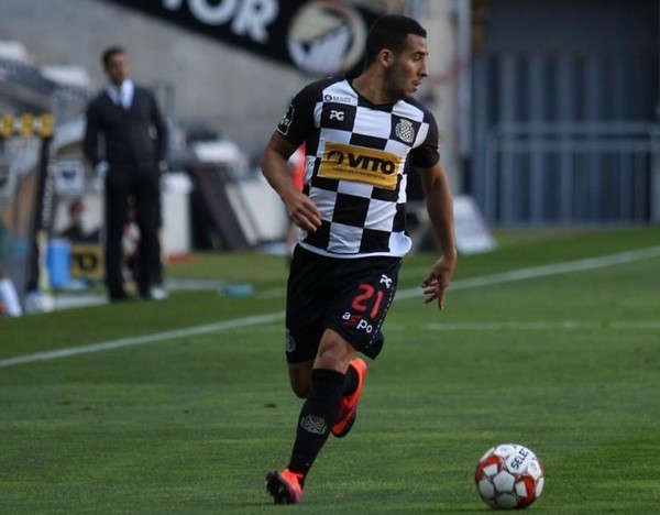 Fernando Cardozo se hace lugar en Portugal